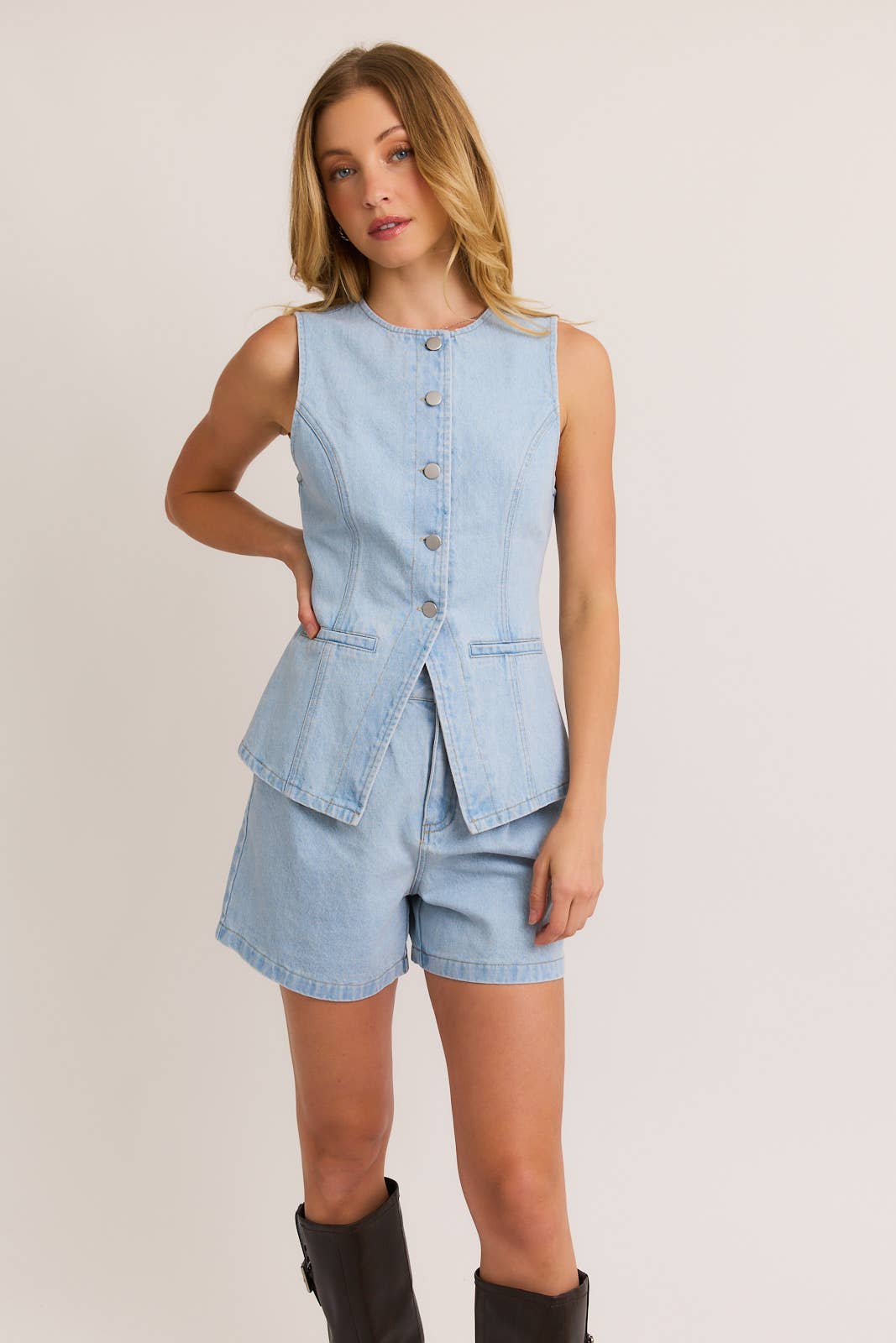 Button Business Top